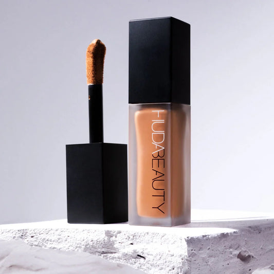 Huda Beauty #FauxFilter Luminous Matte Buildable Coverage Crease Proof Concealer