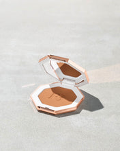 Load image into Gallery viewer, Fenty Beauty Sun Stalk&#39;r Instant Warmth Bronzer